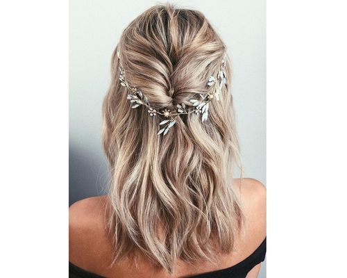 Bridesmaids Updo Hairstyles Your Girls Will Love in 2023