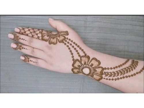 Arabic Chain Henna Design