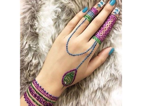 Latest new style jewellery mehndi design for back hands | Chain style mehndi  design / Alia Mehndi