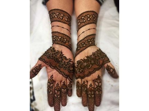 Spaced Out Creative Henna Design