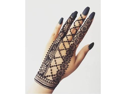 12 Best Backhand Mehndi Designs for Brides