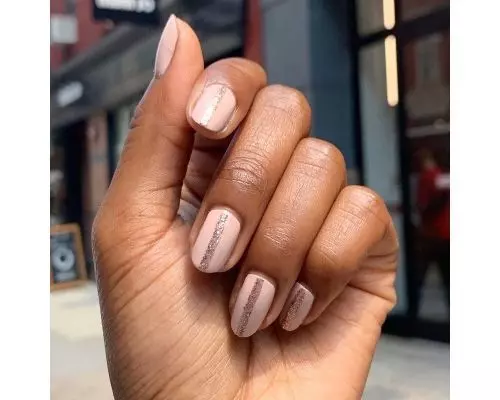 Iridescent Lines on round nails