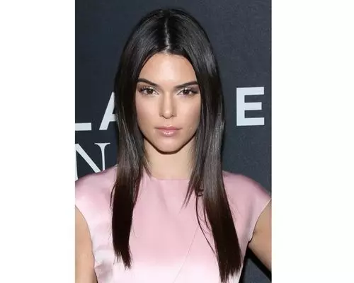 Kendall Jenner (22)
