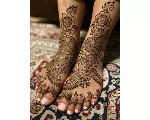 Best Bridal 'Henna' Mehndi Designs For Feet, From Arabic To Peacock Designs  | Bridal mehendi designs, Mehndi design images, Legs mehndi design