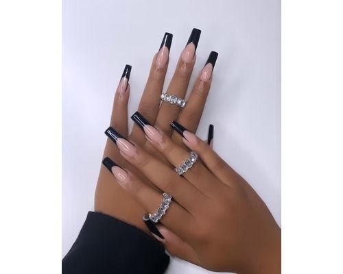 25 Stunning Black French Tip Nails - 2023