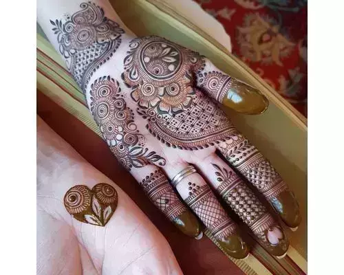 60+ Modern Palm Mehndi Designs & Ideas For Brides-To-Be