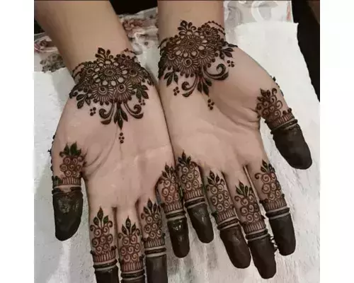 31 Easy Mehndi Design That Anyone Can Try At Home