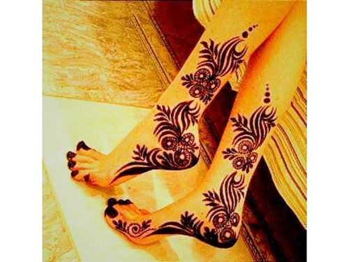 Sideway Ankle Henna Design