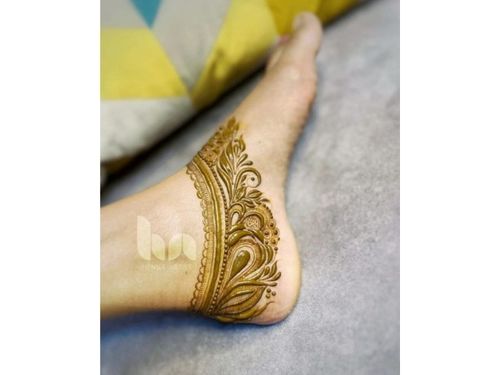 Ankle Henna Design With Swirls