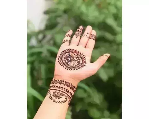 Easy mandala design #mehndidesign #weddinghenna #mehndi ... | TikTok