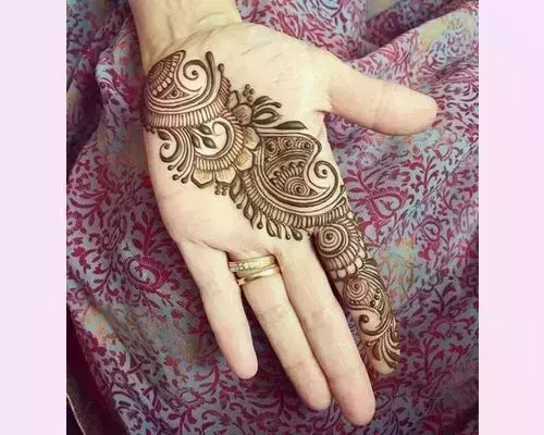 40 Simple & Easy Mehendi Designs for Brides