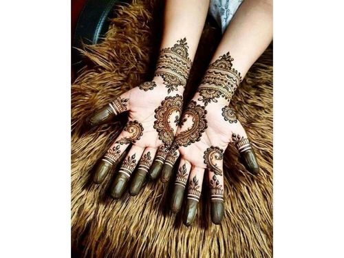 Intricate Henna Designs For Special Occasions : Love Heart & Star Henna