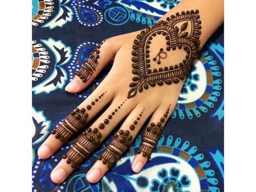 25 Simple And Easy Heart Henna Designs - 2023 | Fabbon