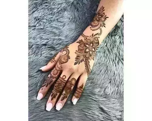 Sabiqa Mehendi Artist in Dabri,Itarsi - Best Mehendi Artists in Itarsi -  Justdial