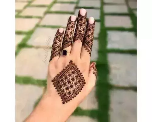 Raksha Bandhan 2023: Latest and Trending Beautiful Mehndi Design for Raksha  Bandhan 2023 - इस राखी आजमा कर देखें ये नए मेहंदी डिजाइन | Jansatta