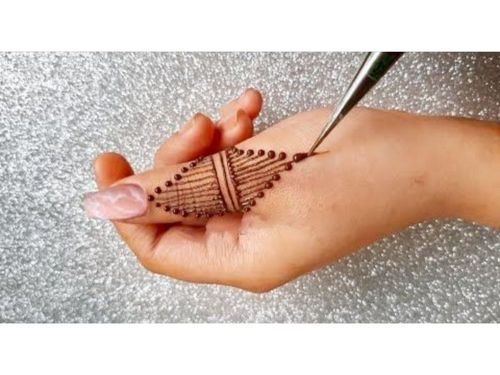 Thumb henna design for beginners