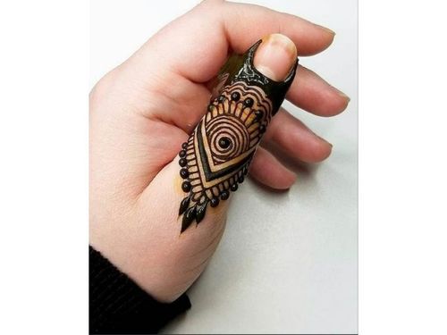 Cute Thumb Henna Design
