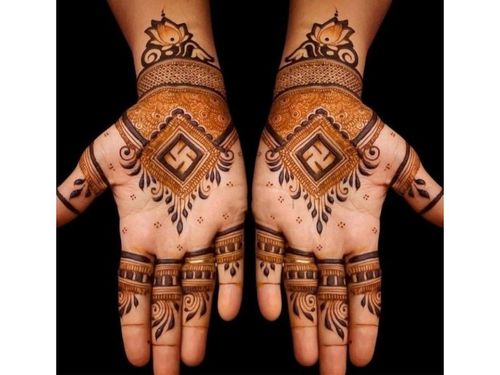 Simple Hand Henna Design 