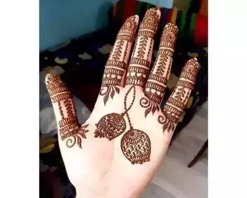 Finger Mehndi Design: हथेली ही नहीं अब मेहंदी के इन डिजाइन से उंगलियां भी  लगेंगी खूबसूरत | mehndi designs for tips and finger | HerZindagi