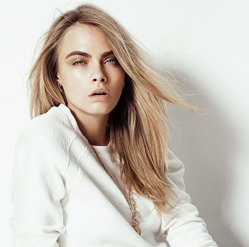 https://www.instagram.com/p/BYsxV2EnjA5/?tagged=caradelevingne