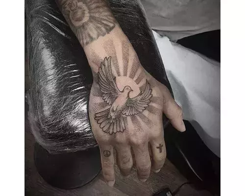 40 Unique Hand Tattoos For Men  Manly Ink Design Ideas