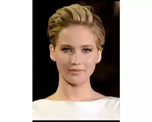 25 Stunning Jennifer Lawrence Haircuts And Hair Colors Fabbon   25 