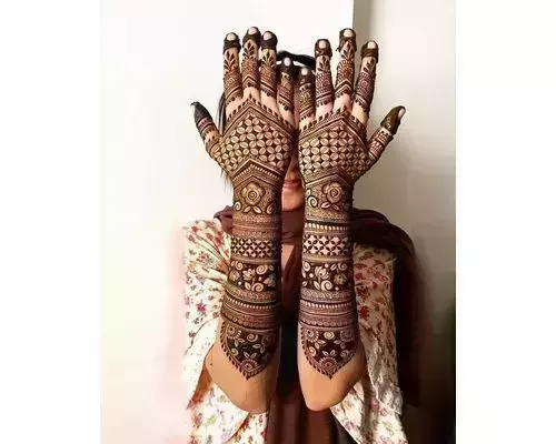 Very Beautiful Detailed Back Hand Mehndi Design || Beautiful Semi Bridal  Henna Design For Hand - YouTube