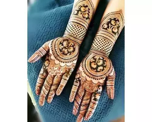 Bridal figure Mehndi demo | Mehndi designs book, Full hand mehndi designs,  Mehndi designs bridal hands