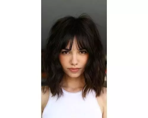 dark-hair-curtain-bangs