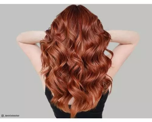 33 Natural Mid Length Red Hair Look