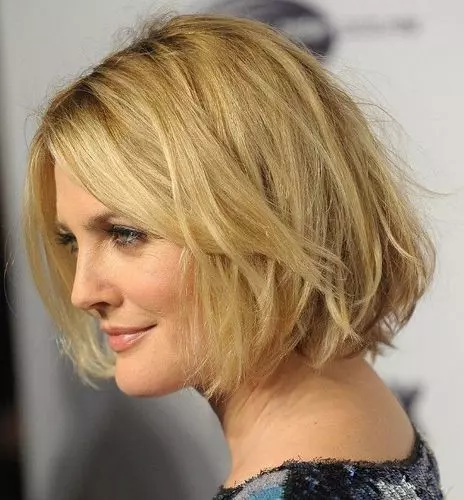 Blonde-layered-bob-Hairstyles-for-Women-Over-50s