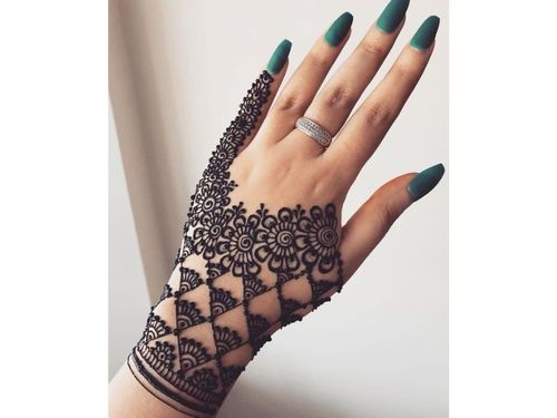 Quick Mehndi Design For Front Hand
