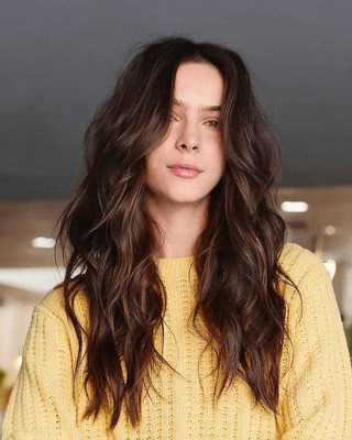 face-framing-pieces-and-soft-waves-for-long-tresses