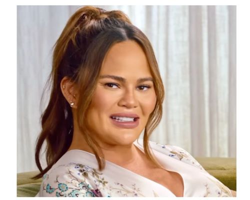 Chrissy-Teigen-in-2023