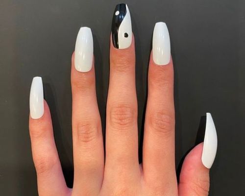 white-nails-yin-yang