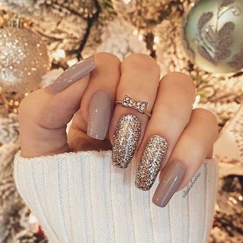 nude nail with glitter