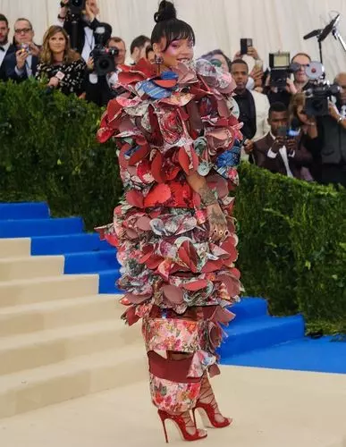 Fail or Win_ Rihanna Wins Internet in Comme des Garçons Dress and Pink Strappy Heels