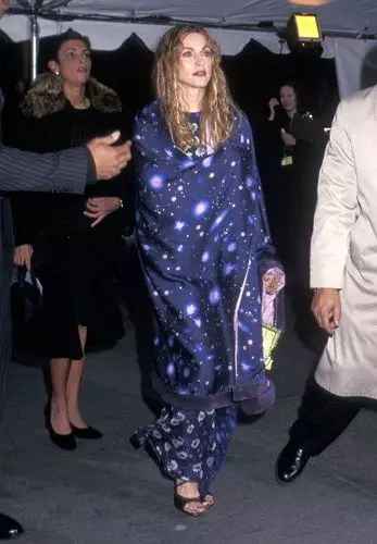 100 of the Most Shocking, Stunning and Memorable Moments In Met Gala History (1)