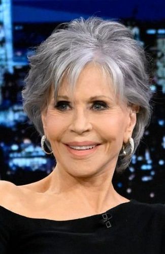 jane-fonda-hairstyles-20220718-Reeves-Copy