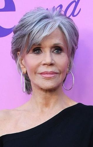 jane-fonda-hairstyles-20220423-Hanousek-Copy