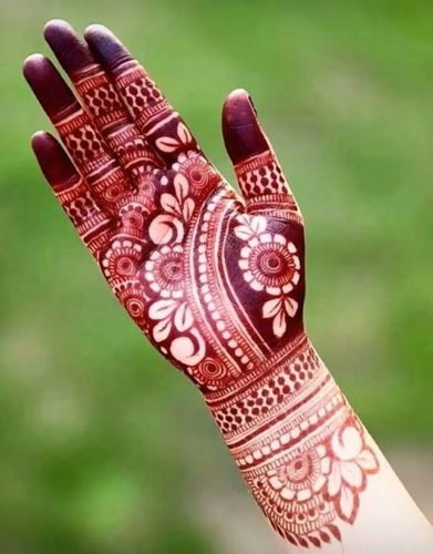 Front hand design for pre-wedding