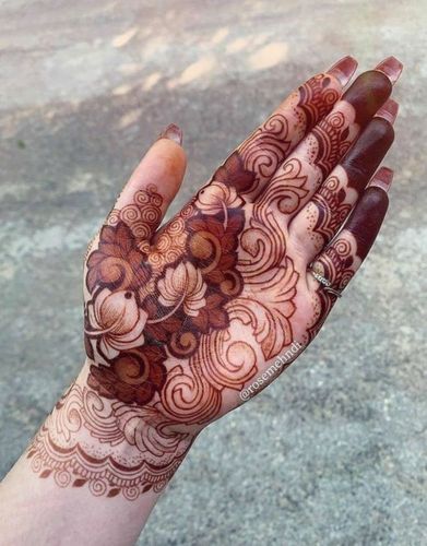 Simple front hand mehndi design for parties 