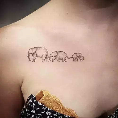 Small-Elephant-Shoulder-Tattoo-flo_venam_tattoo