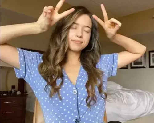 pokimane-no-makeup