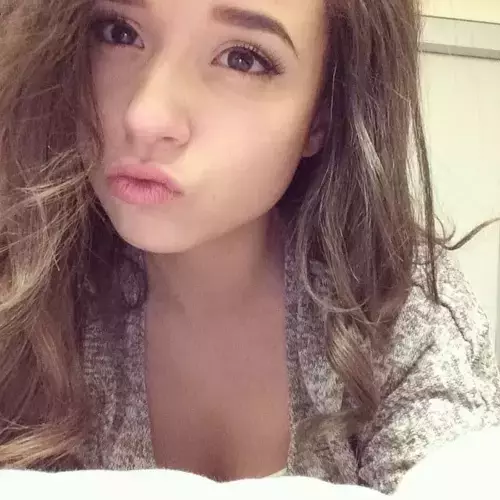 pokimane-no-makeup-new