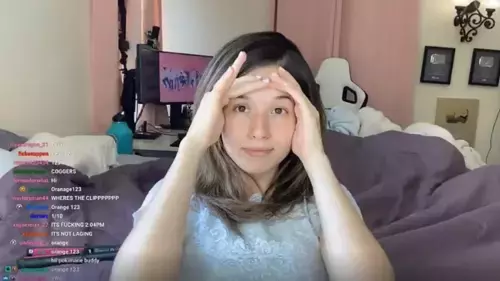 pokimane-no-makeup-photo