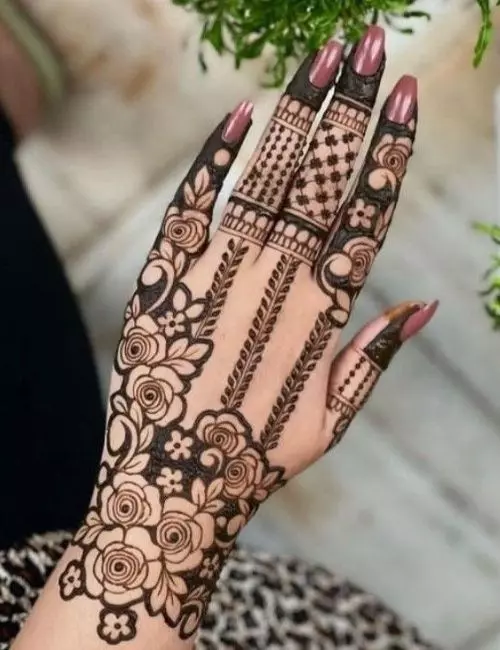 Rose mehndi design for back hand