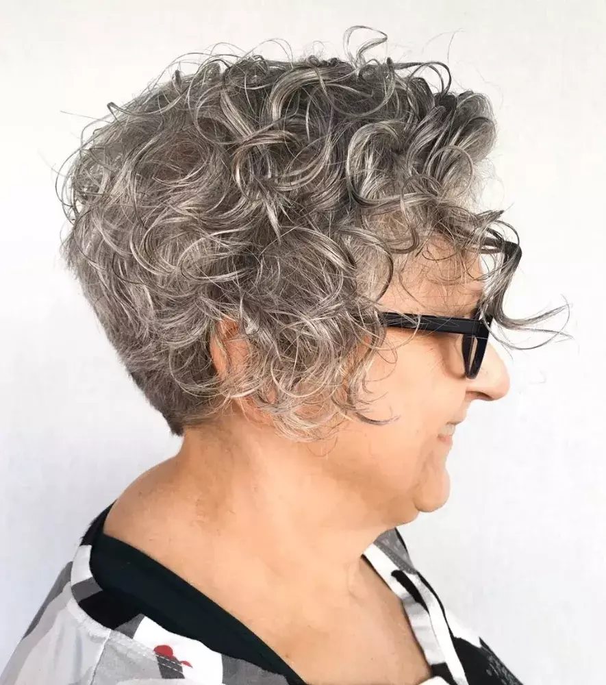 35-short-gray-curly-hair-B2VcDPAnVVw