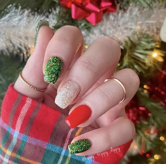 Cute Christmas Nail Designs 2020 : Holiday Nail Art Ideas