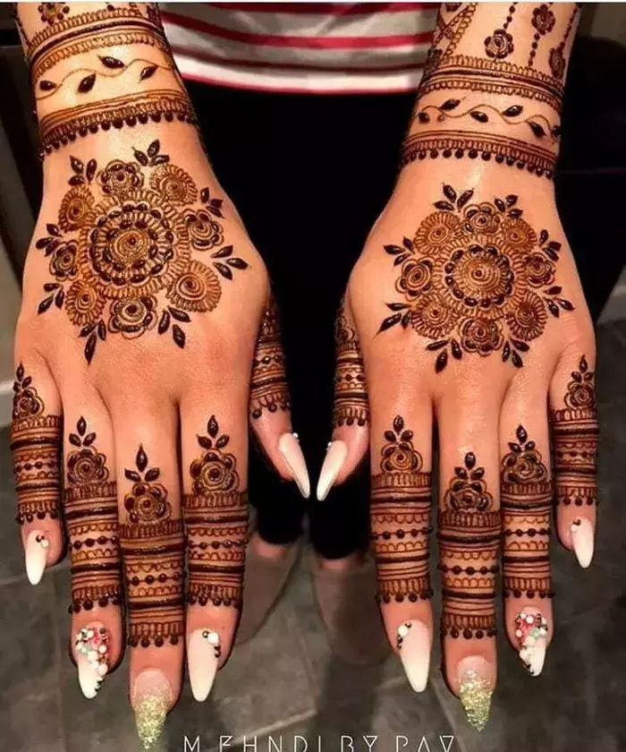 Perfect Mehndi Design for Sister of the Groom